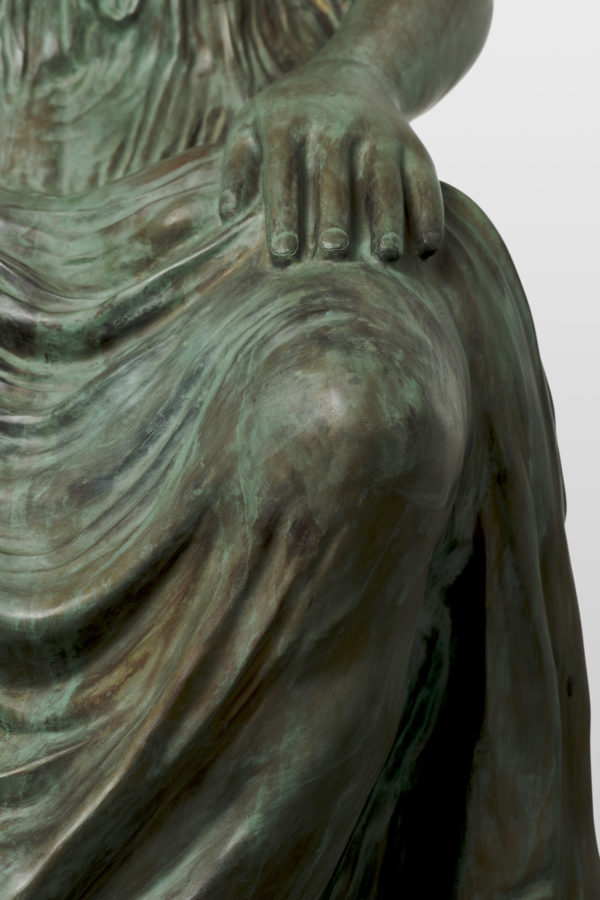 Mai-Thu Perret

Minerva, 2024

Bronzo / Bronze

153 × 60 × 85 cm / 60 × 23 5/8 × 33 inches