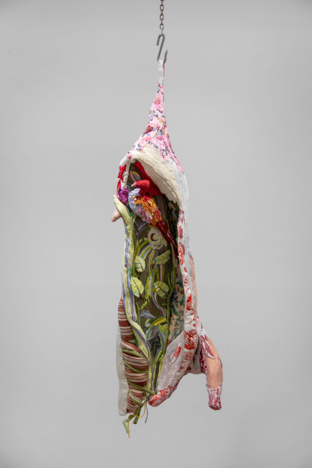 Tamara Kostianovsky, Tropical Rococo, 2021, Sculpture, Tissus d’ameublement et autres textiles mis en rebut, crochet et chaine en métal, 221 x 53 x 33 cm
