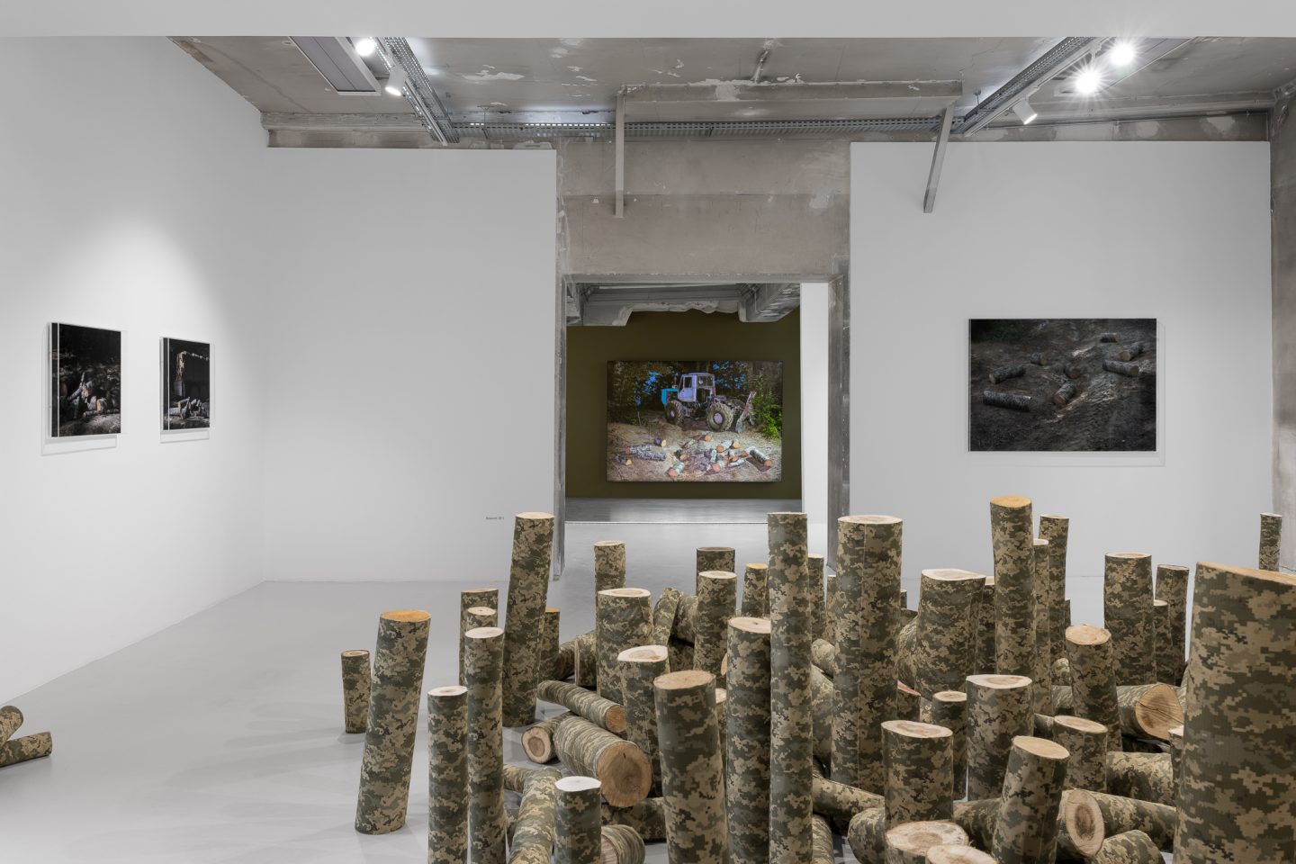 Zhanna Kadyrova - Strategic locations, exhibition view - GALLERIA CONTINUA, Paris (C) Hafid Lhachmi - ADAGP Paris, 2025
