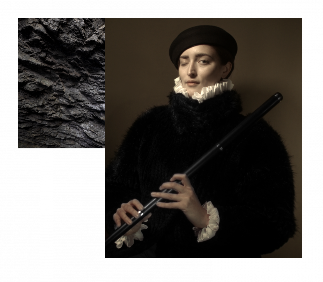 Anne-Sophie Emard, La flûtiste borgne, 2025, Tirages Cibachrome sous diasec, châssis affleurant chêne teinté ciré noir, Diptyque,  45cm x 30cm et 85cm x 70cm, Courtesy de l'artiste et Galerie Claire Gastaud