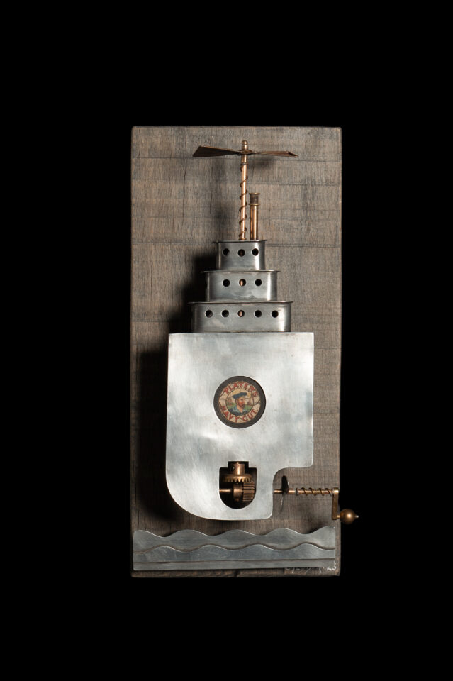 James CHEDBURN - Navy cut, 2026 - Mixed media - 29 x 14 x 8 cm © Jean-François Deroubaix