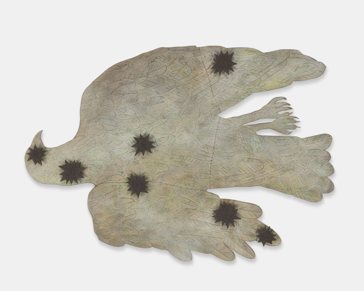Columba, 2025
Bronze, 5 exemplaires + 1 E.A,
127 × 180 × 6,35 cm
© Kiki Smith. Courtesy Galerie Lelong