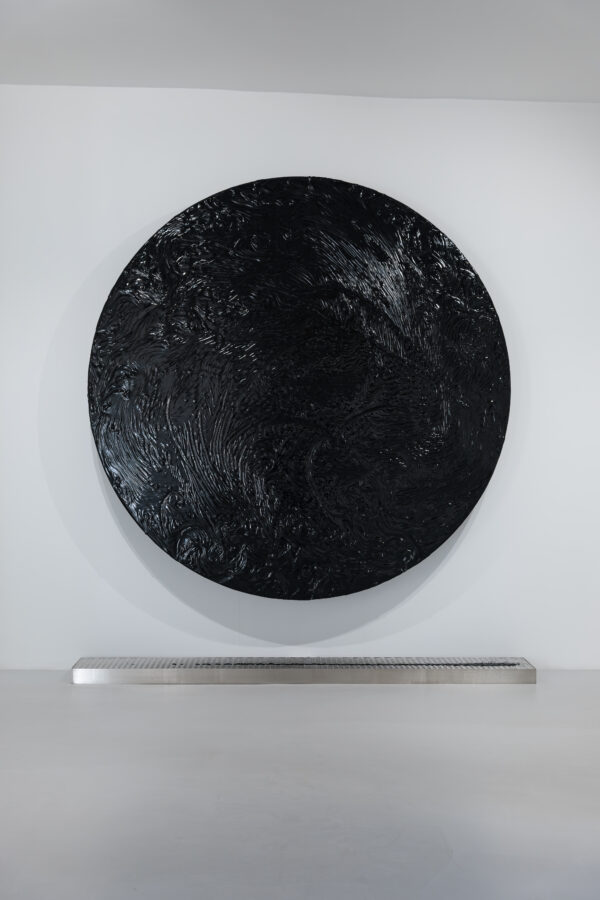 Arcangelo Sassolino, Aux abords du seisme, artwork Galleria CONTINUA Paris C Hafid Lhachmi ADAGP Paris