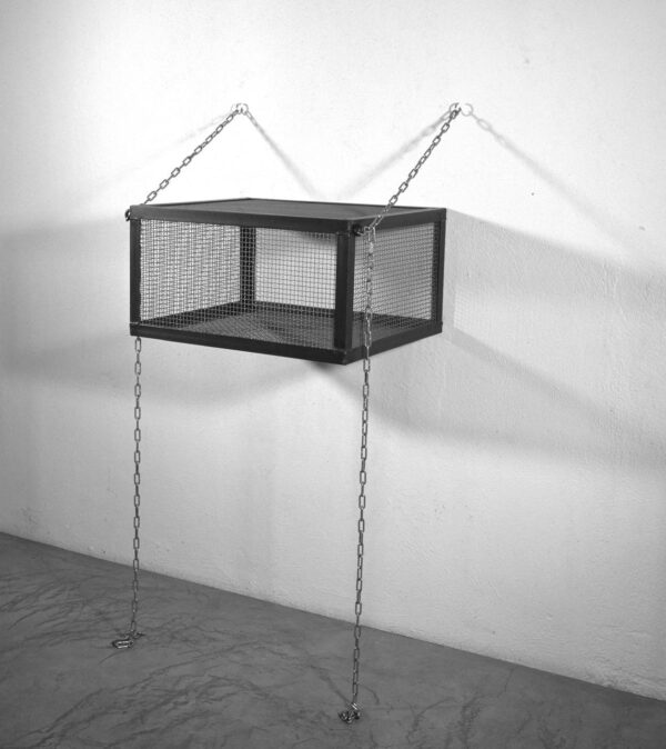 Susana Solano Toma de tierra 1993 Fer  135 x 65 x 50 cm