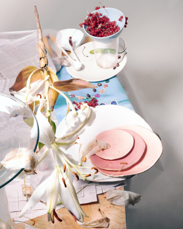 Who Loves the Sun, 2023  © Laura Letinsky / Galerie Miranda